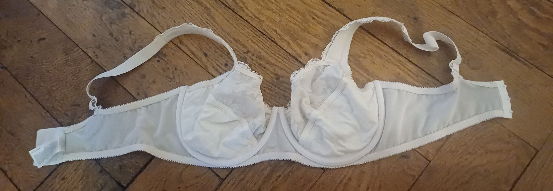 Altra biancheria intima: BH Grösse 85 D von Bonprix – Usato da Schönenwerd venduto da pomodor 2