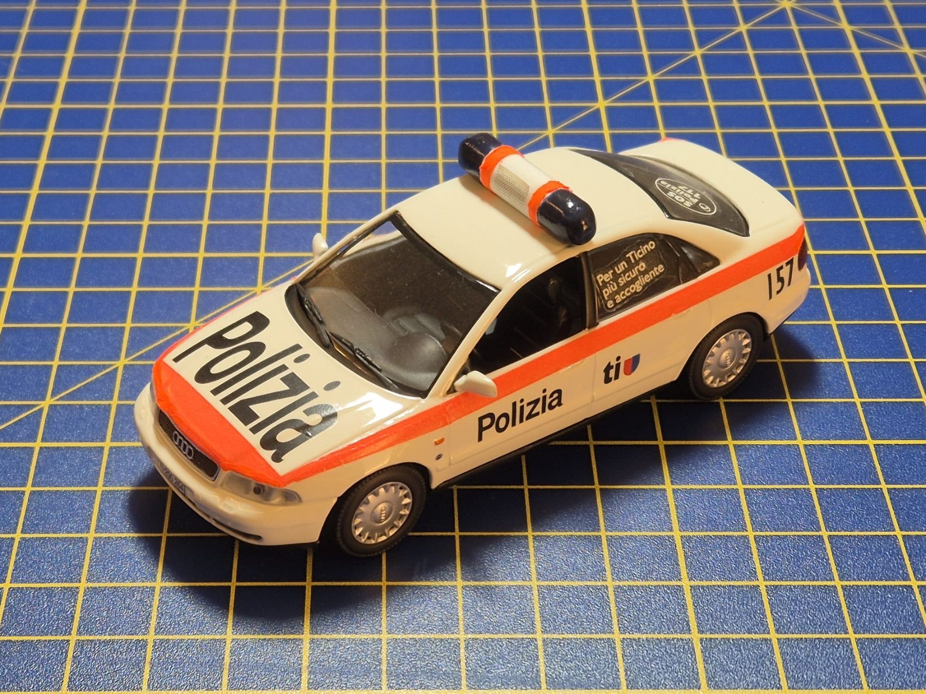 Audi Modellini d'auto: Audi A4 Kantonspolizei Tessin 1:43 – Usato da Lachen SZ venduto da myr_qk5y