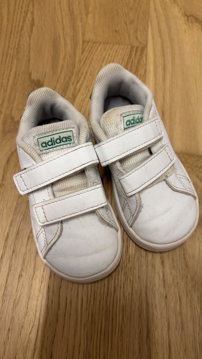 Scarpe per ragazzi: Adidas Gr. 21 – Usato da Frauenkappelen venduto da SSCN01