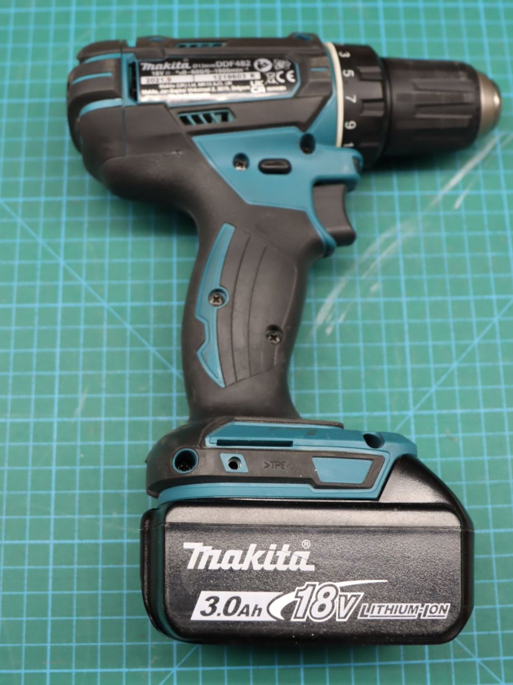 Makita Tutti gli attrezzi: Makita DDF482 Akkuschrauber Set – Usato da Emmetten venduto da Super008 8