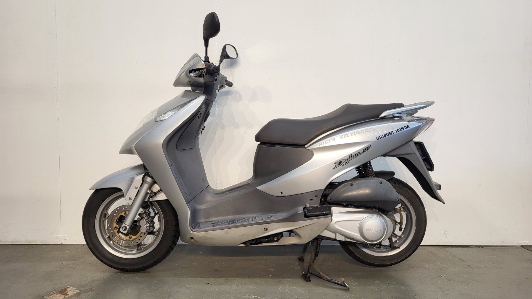 Honda Scooters: Honda SES 125 Dylan – Gebraucht aus Tägerschen von Moto-Welt 1