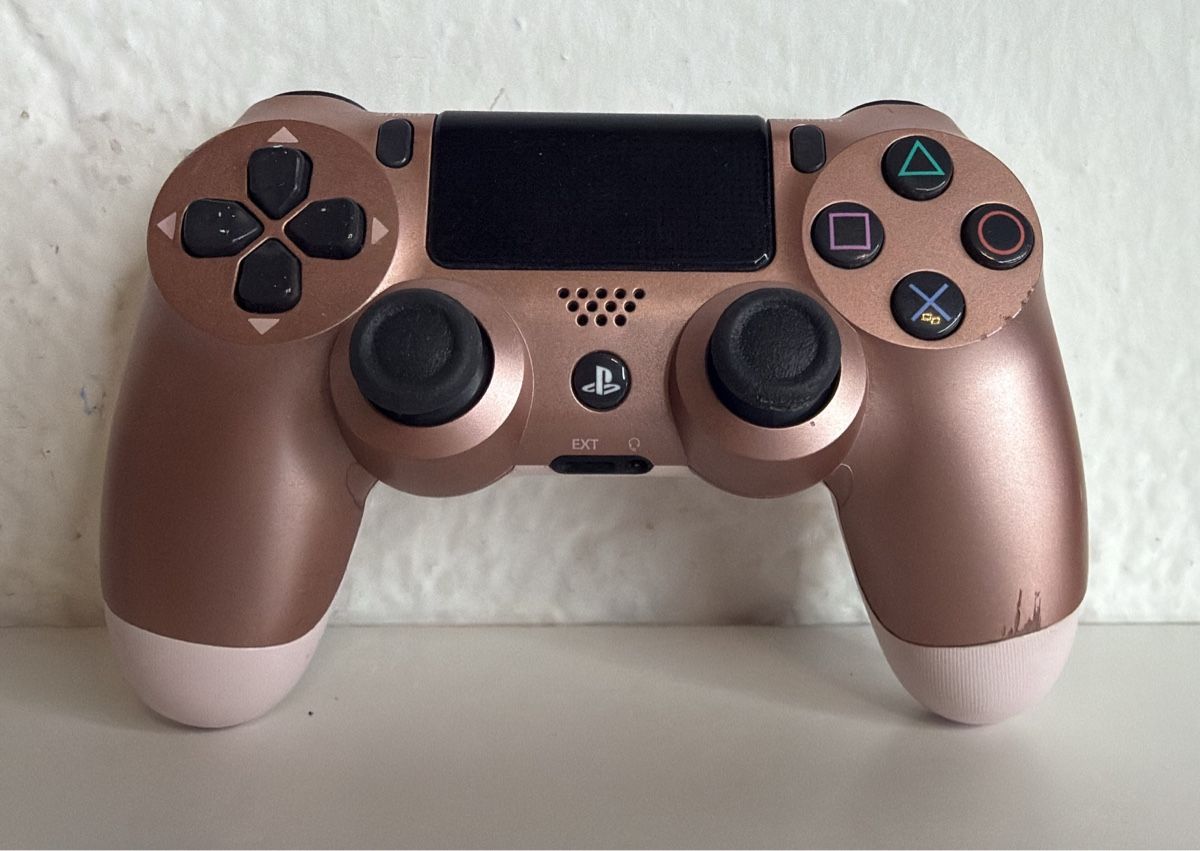 Sony Controller: PS4 Controller Rose Gold – Usato da Ehrendingen venduto da bubulence