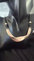 Collana donna metallo color oro e cordino nero