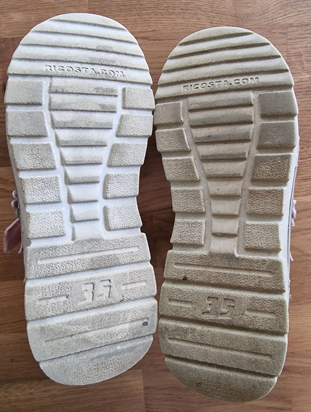 Scarpe per ragazze: Sandalen grösse 35 – Usato da Frutigen venduto da Maqua 2