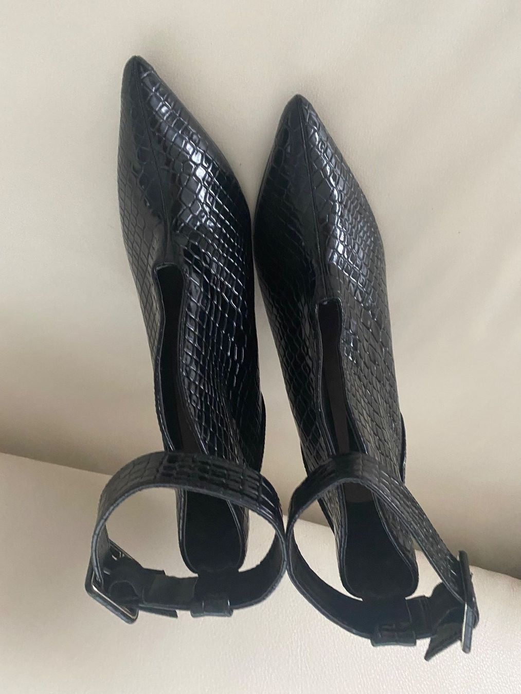 Damenschuhe: Extravaganter seltener Damen High-Heel, nero, Gr. 39 – Neu und originalverpackt aus Winkel von ferrari2022 4