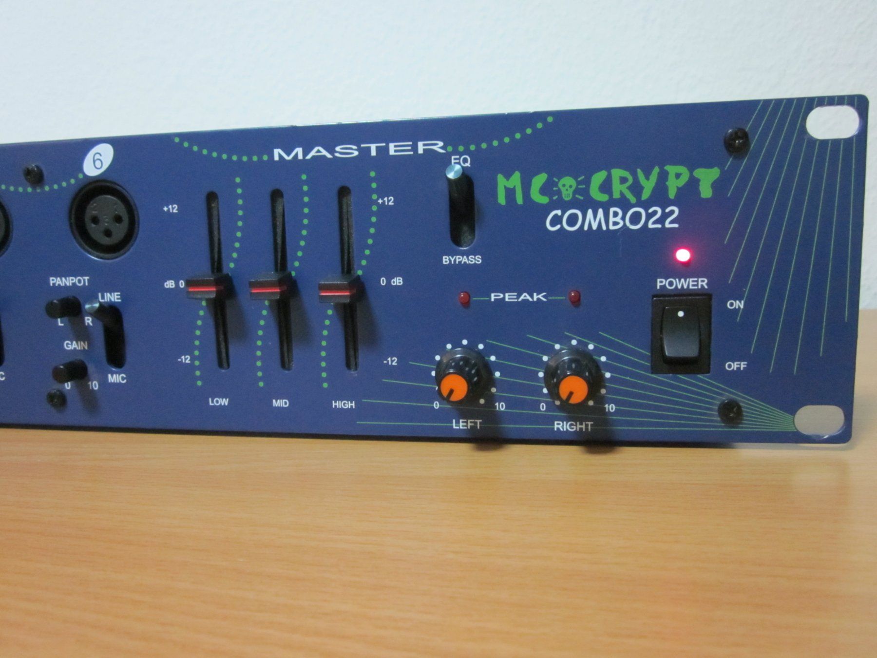 Console di mixaggio: Mc Crypt - Combo 22 (mixer 6 chaine) – Usato da Epalinges venduto da Batis82 2