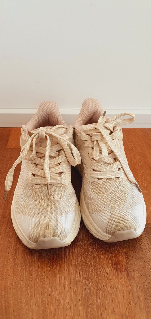 Scarpe da donna: Endurance Schuhe Sneakers Grösse 36 beige – Usato da Stansstad venduto da InStyle8 2