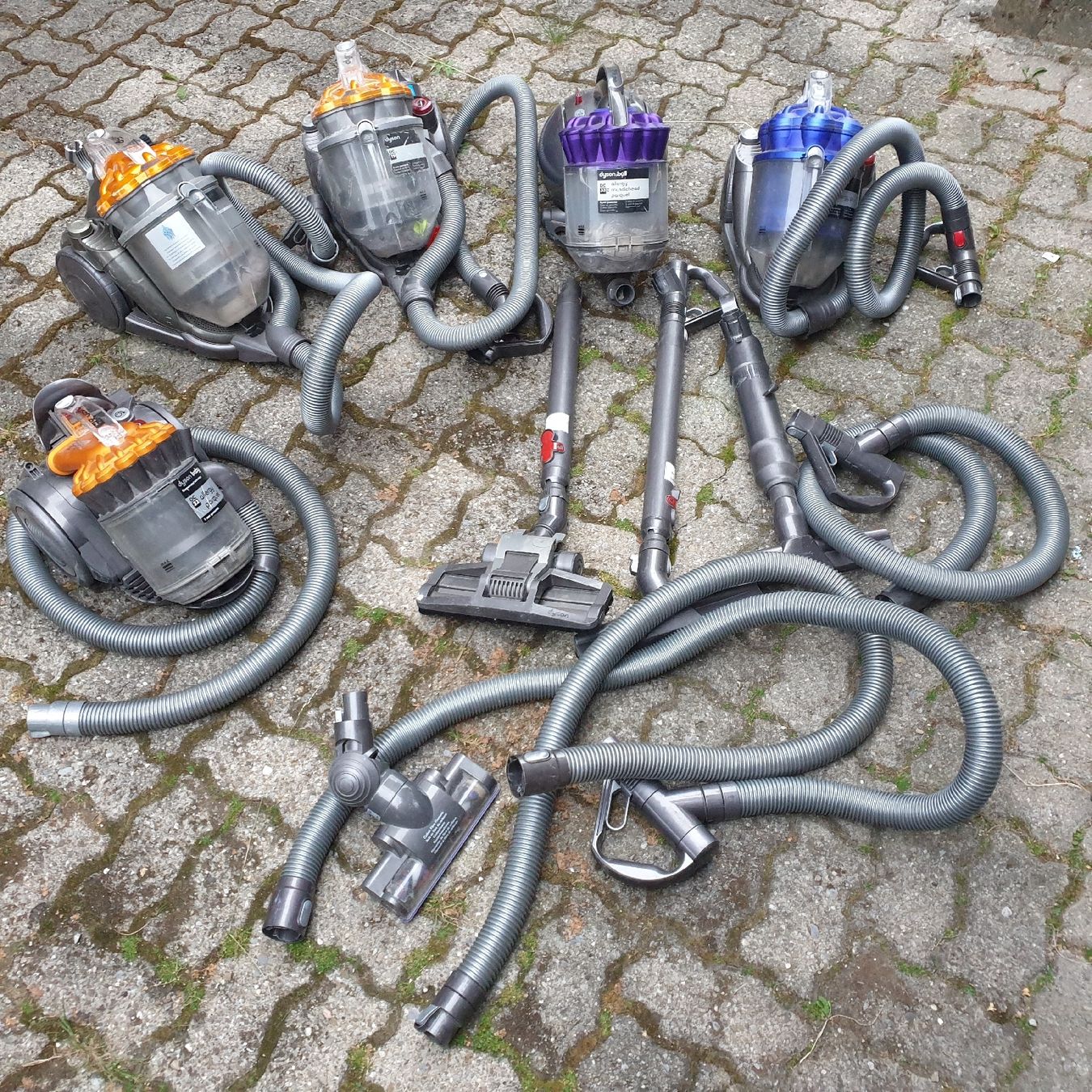 Aspirapolveri & Accessori: 5x Dyson Staubsauger +++ TEILE DC22 DC33 DC19 DC 29 – Difettoso da Val D Illiez venduto da SnowRoof