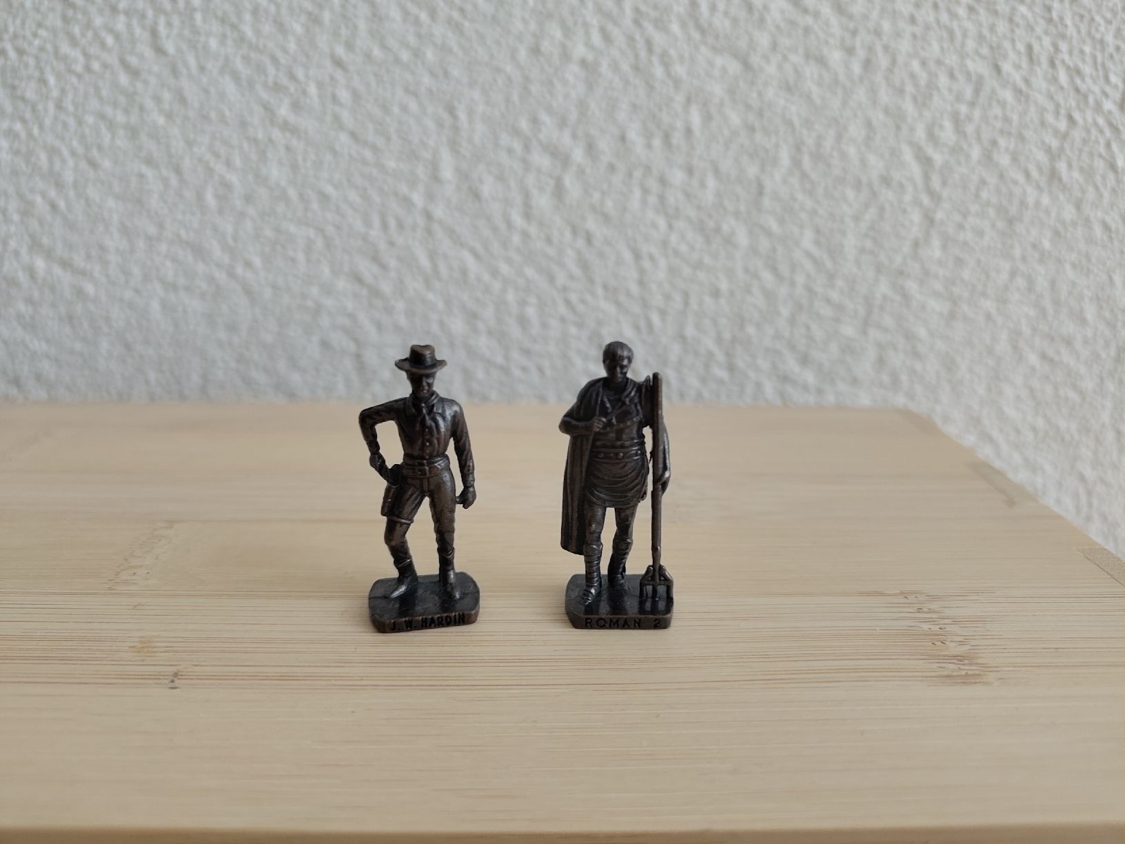 Statuette: Ü-Ei Figuren 1992/1993 – Usato da Olten venduto da flavibavi