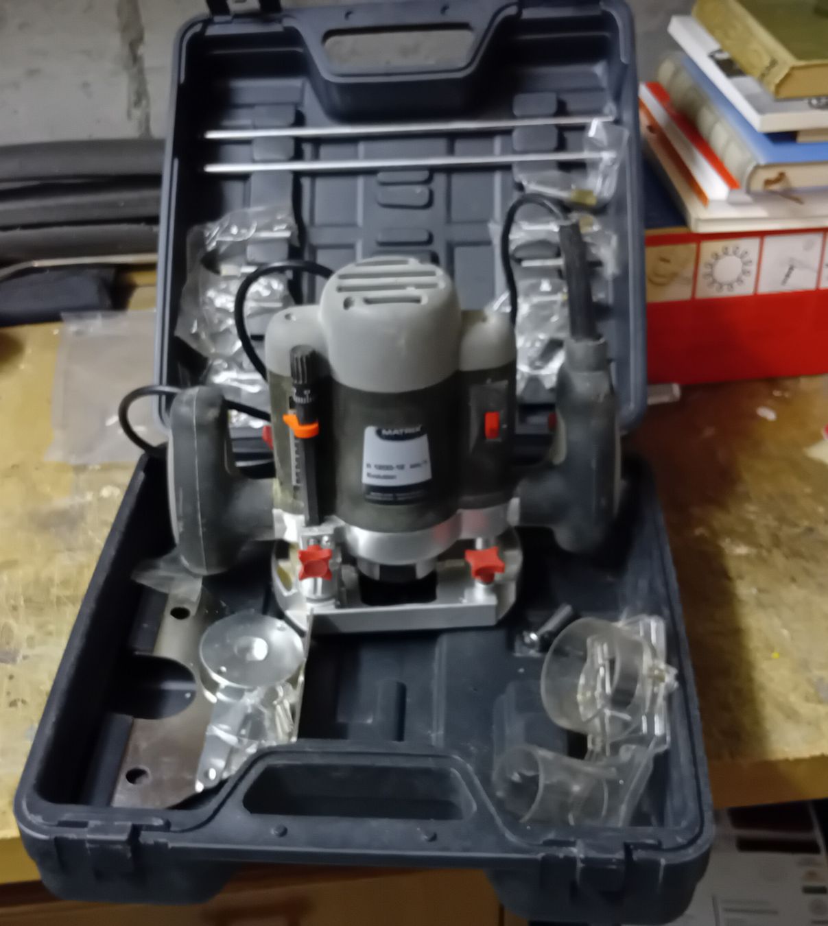 Tutte le macchine: Oberfräse MATRIX R 1200-12 set/1 Evolution 1200W mit Koffer – Usato da Möriken AG venduto da S.E.J.J. 4
