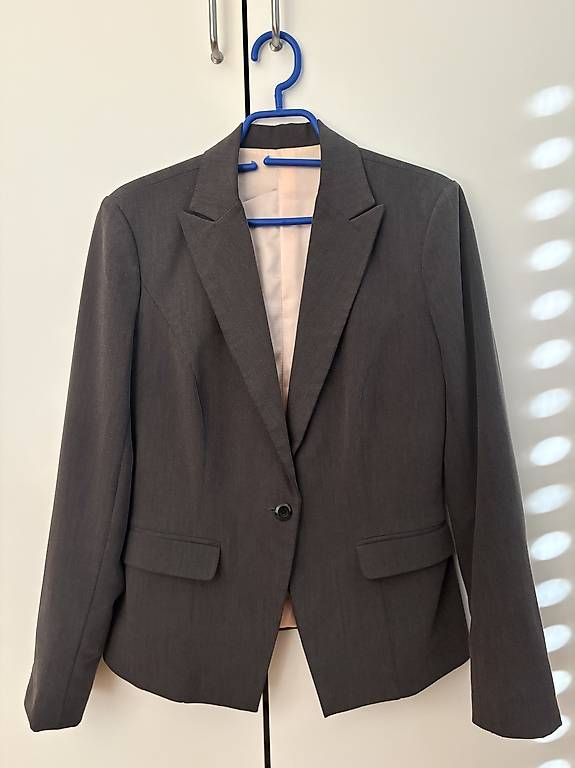 Vestes: Business Blazer, Grösse 38, grau – D'occasion à Zürich par Tamara066 1