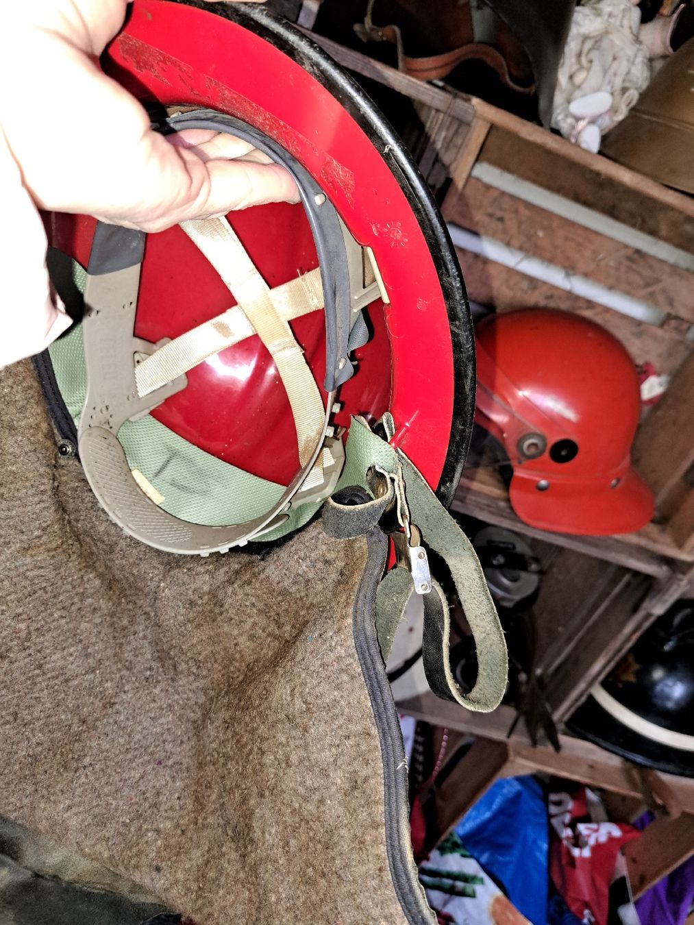 Pompieri: Vintage Feuerwehrhelm  – Usato da Kölliken venduto da Upcycling-by-Mc-TAM 1