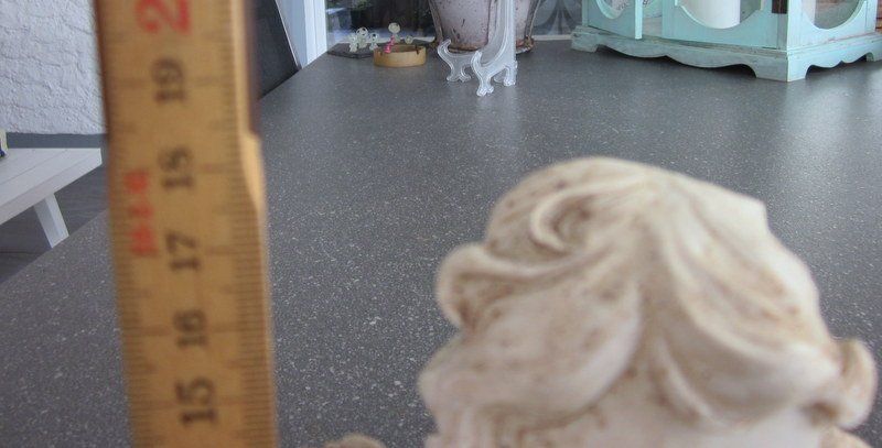 Statuette: Sitzender Deko Engel mit Kerzenhalter, weiss-beige – Usato da Bischofszell venduto da Pfau0 7