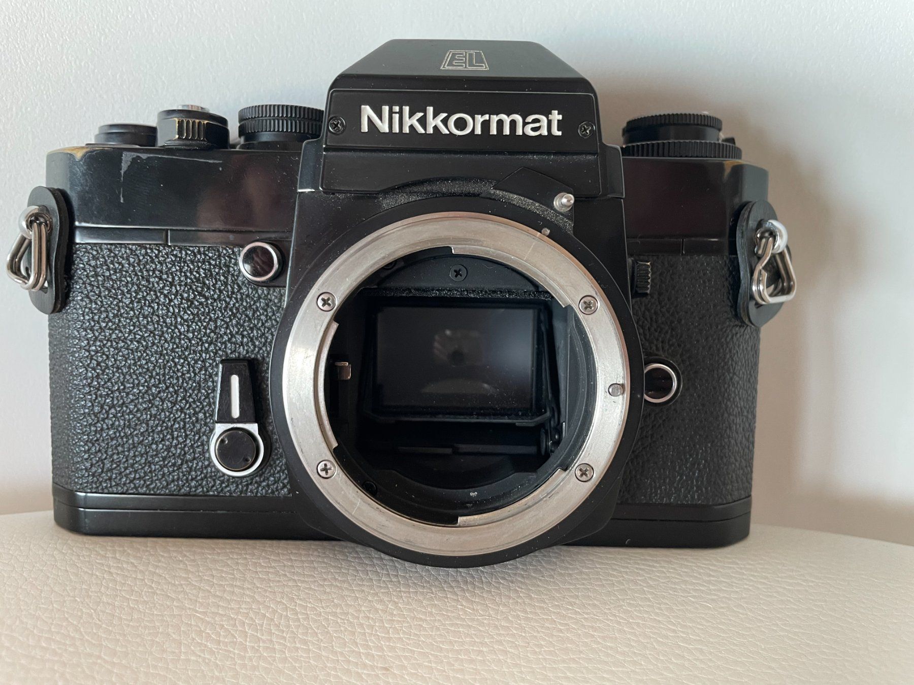 Nikon Fotocamera: Nikon Nikkormat EL Black – Usato da Petit Lancy venduto da gil_hr6v