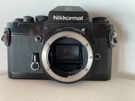 Nikon Nikkormat EL Black