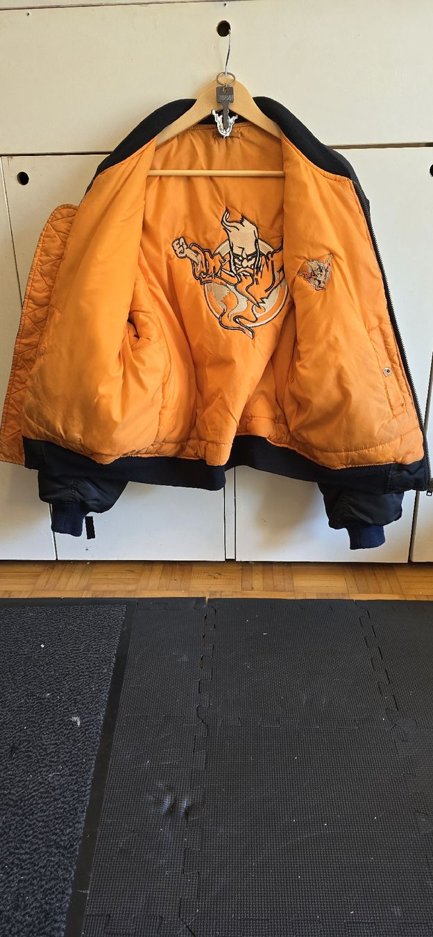 Giacche: Originale Thunderdome Bomberjacke mit orangem Innenfutter – Usato da Luzern venduto da DirtyWorx 2