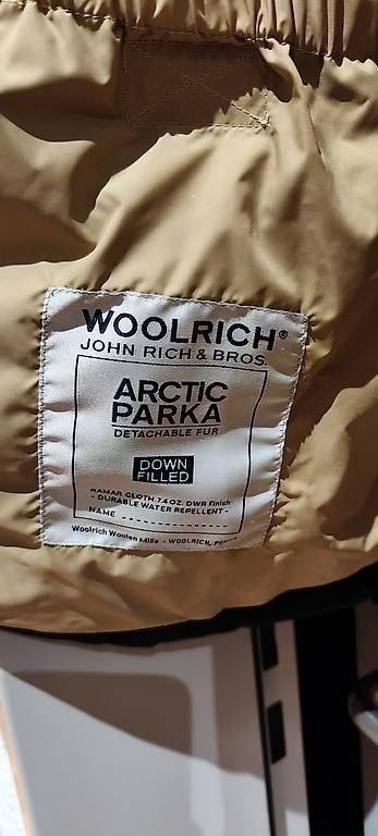 Woolrich Jacken: Woolrich Herrendaunenjacke – Gebraucht aus Schlieren von tsc_9xxj 4