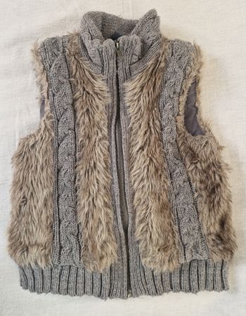 Zara Girls Weste – Grau – Gestrickt & Kunstfell – Gr. 122