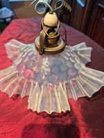 Lampe ancienne en verre opalescent