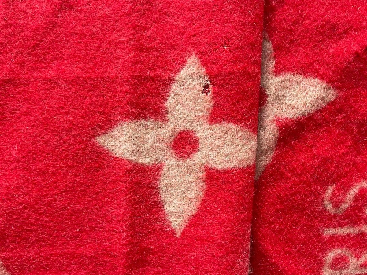 Foulards, Tücher & Schals: Louis Vuitton Schal original  – Gebraucht aus Zürich von GJR-photography 4