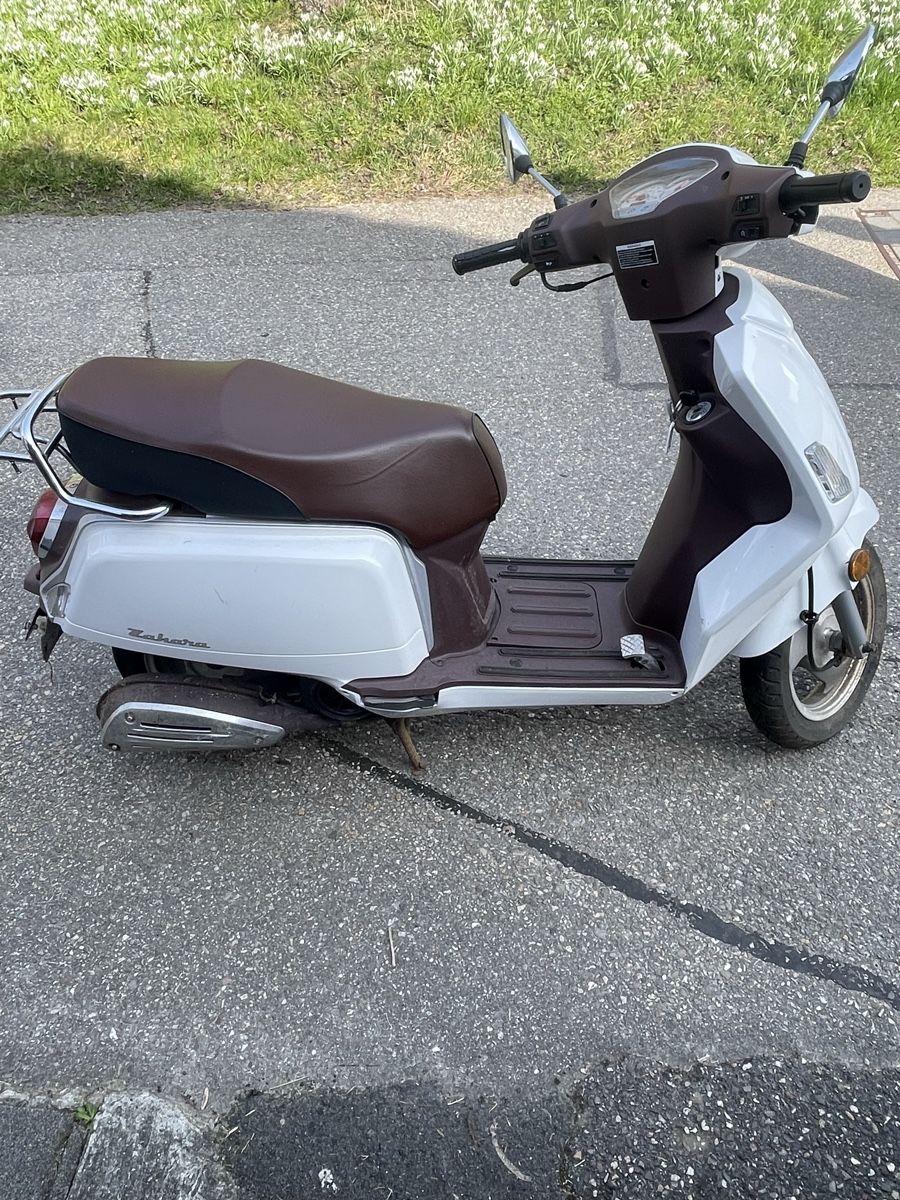 Tell Scooter: Tell Zahara 125 – Difettoso da Huttwil venduto da Puchmaxis00