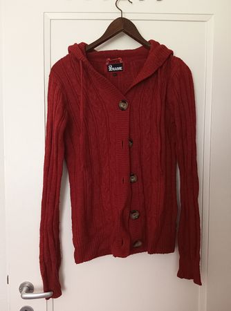 Warme, rote Strickjacke mit Kapuze, Grösse L – Herbst!