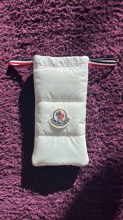 Altro in  Abbigliamento & Accessori: Brillenetui Moncler weiss – Nuovo (secondo la descrizione) da Bibern SO venduto da Engelju
