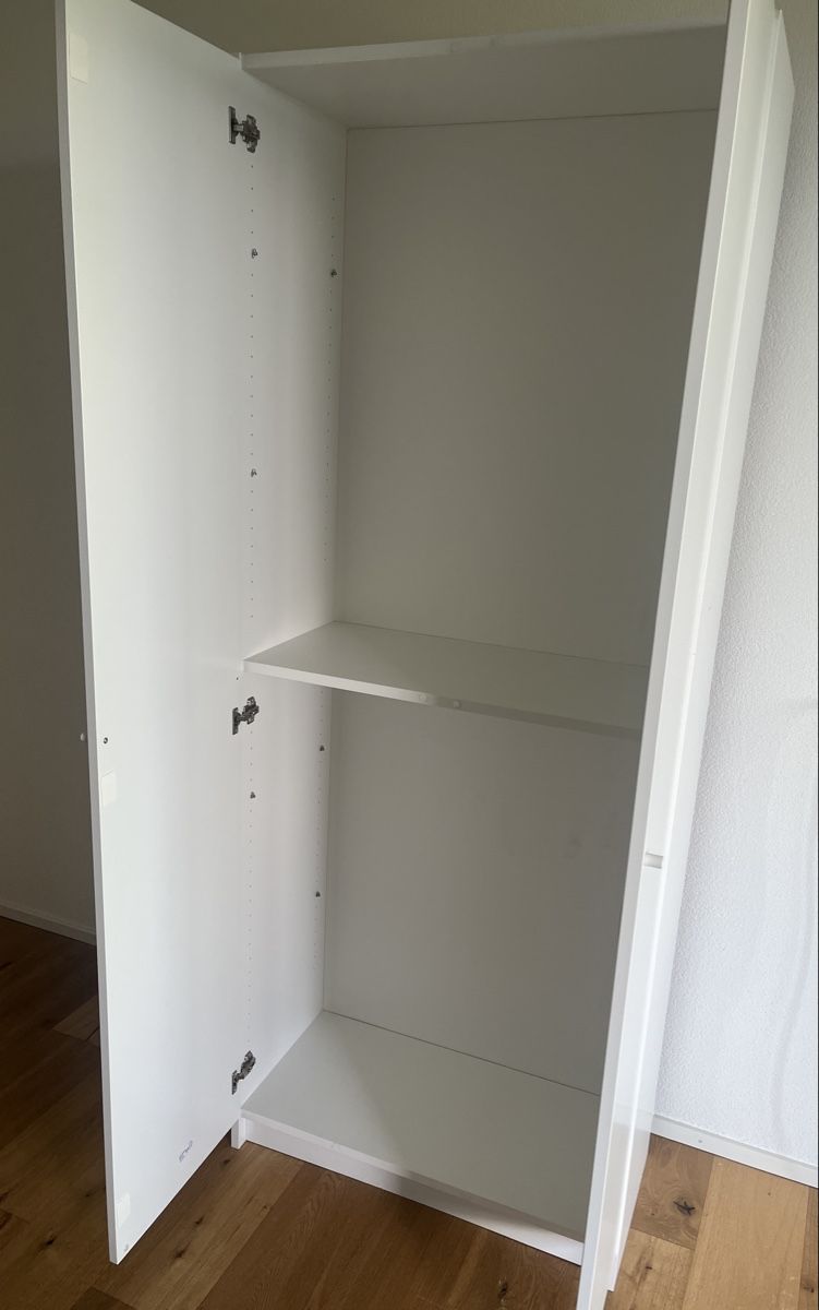 Armadi: Schrank Weiss mit Einlegeböden – Usato da Balgach venduto da Rheintal21 1