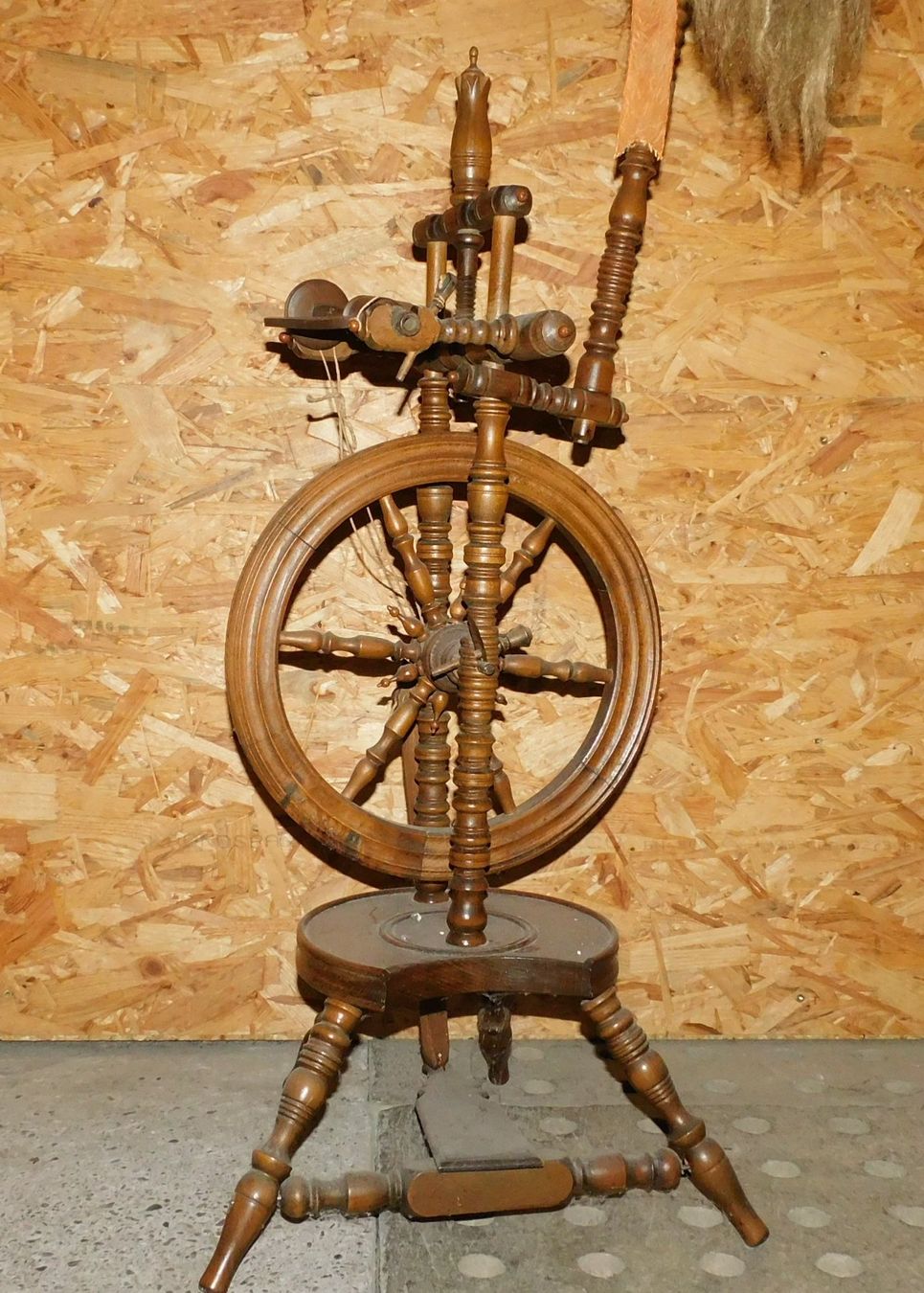 Ruote per filare: Spinnrad altes Holzspinnrad – Usato da Sursee venduto da 76 1