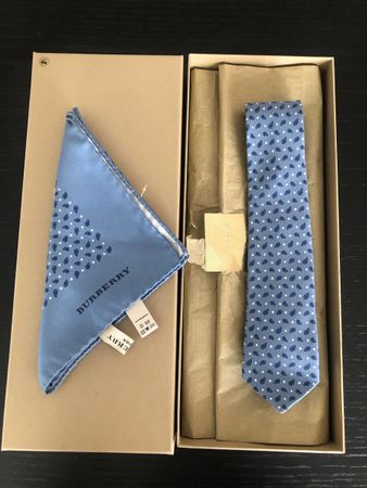 Neuwertig original Burberry Krawatte und Einstecktuch