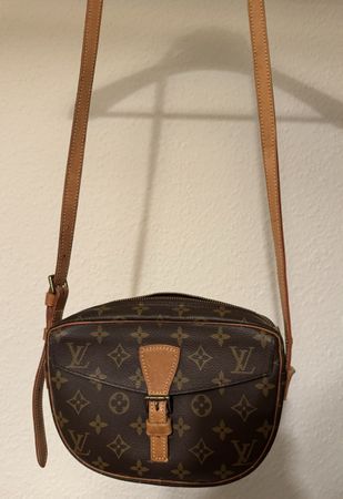 Louis Vuitton Sac bandoulière Jeune fille en cuir