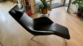 Relaxliege / Designer-Liege KAWOLA, Leder schwarz, neuwertig
