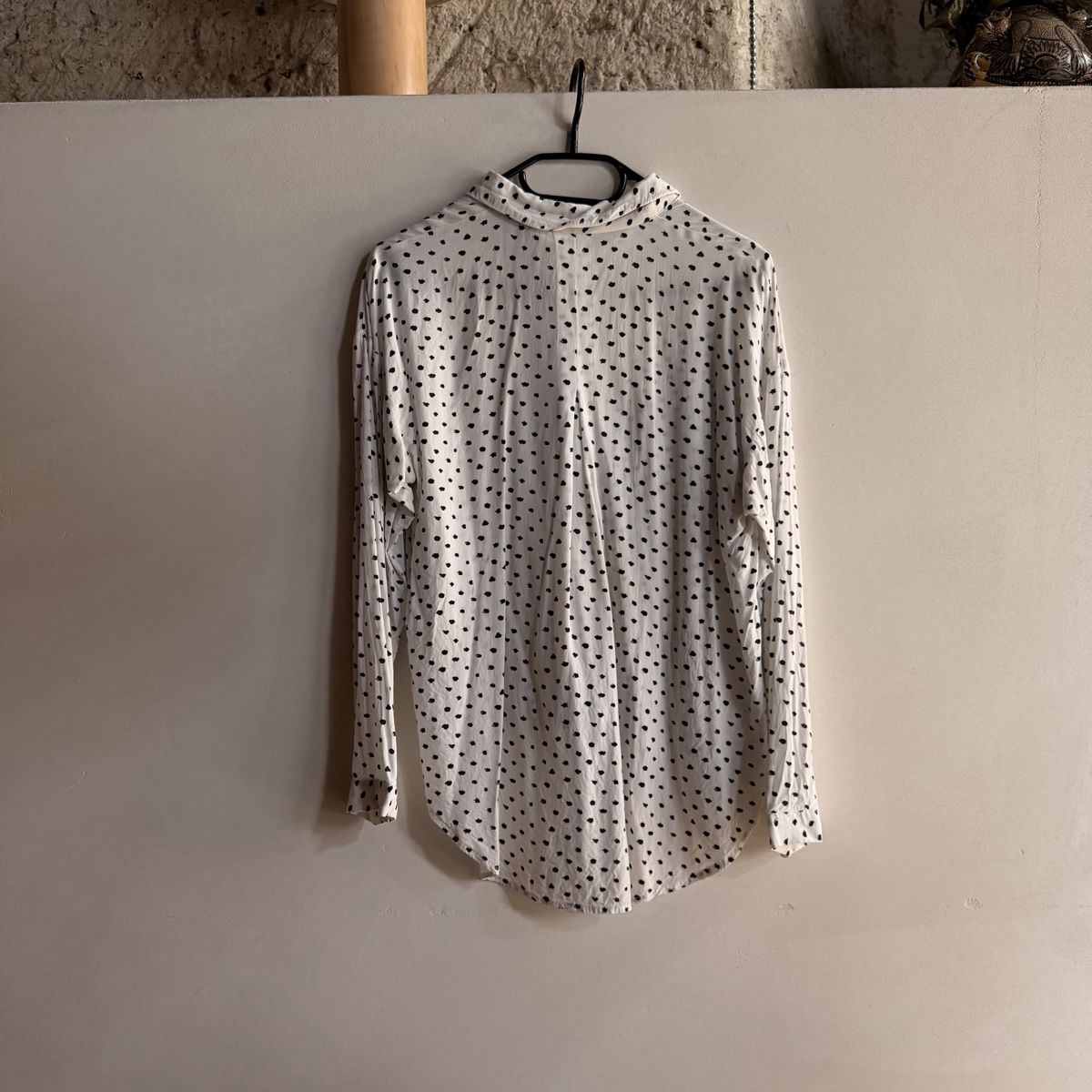 Mango Blusen: Mango Polka Dot Blouse, White & Black – Gebraucht aus Schaffhausen von nuhcyar 2