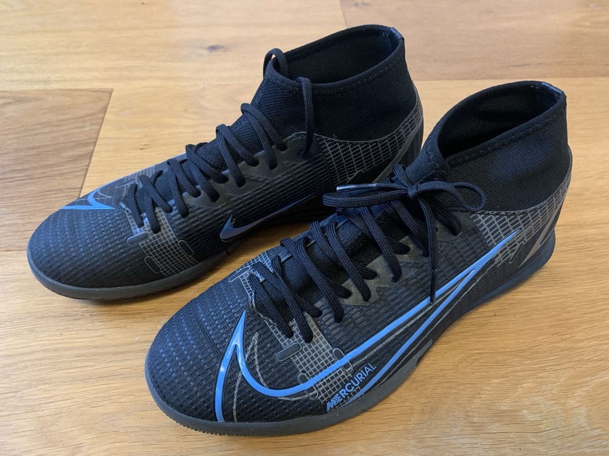 Nike Scarpe per ragazzi: Hallenschuhe Nike 40 – Usato da Wittenbach venduto da chapinero