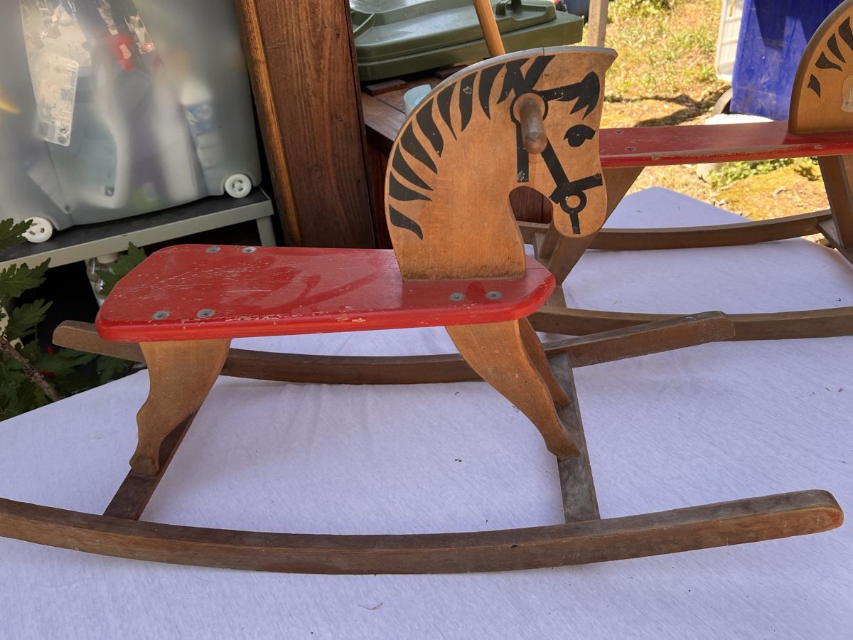 Spielzeuge: Schaukelpferd Holz 2 Stk. (85) – Gebraucht aus Glattfelden von maa_qcj8 1
