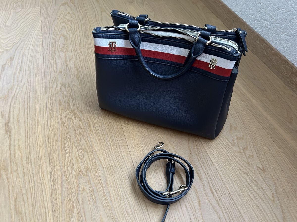 Tommy Hilfiger Taschen für Damen: Original Thommy Hilfiger Tasche – Neu (gemäss Beschreibung) aus Pfeffingen von Schanti0 1