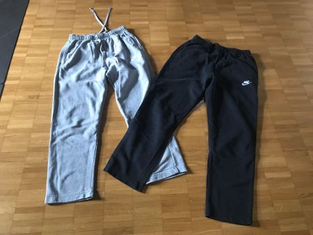 2 Herren Trainerhosen Gr M von Nike