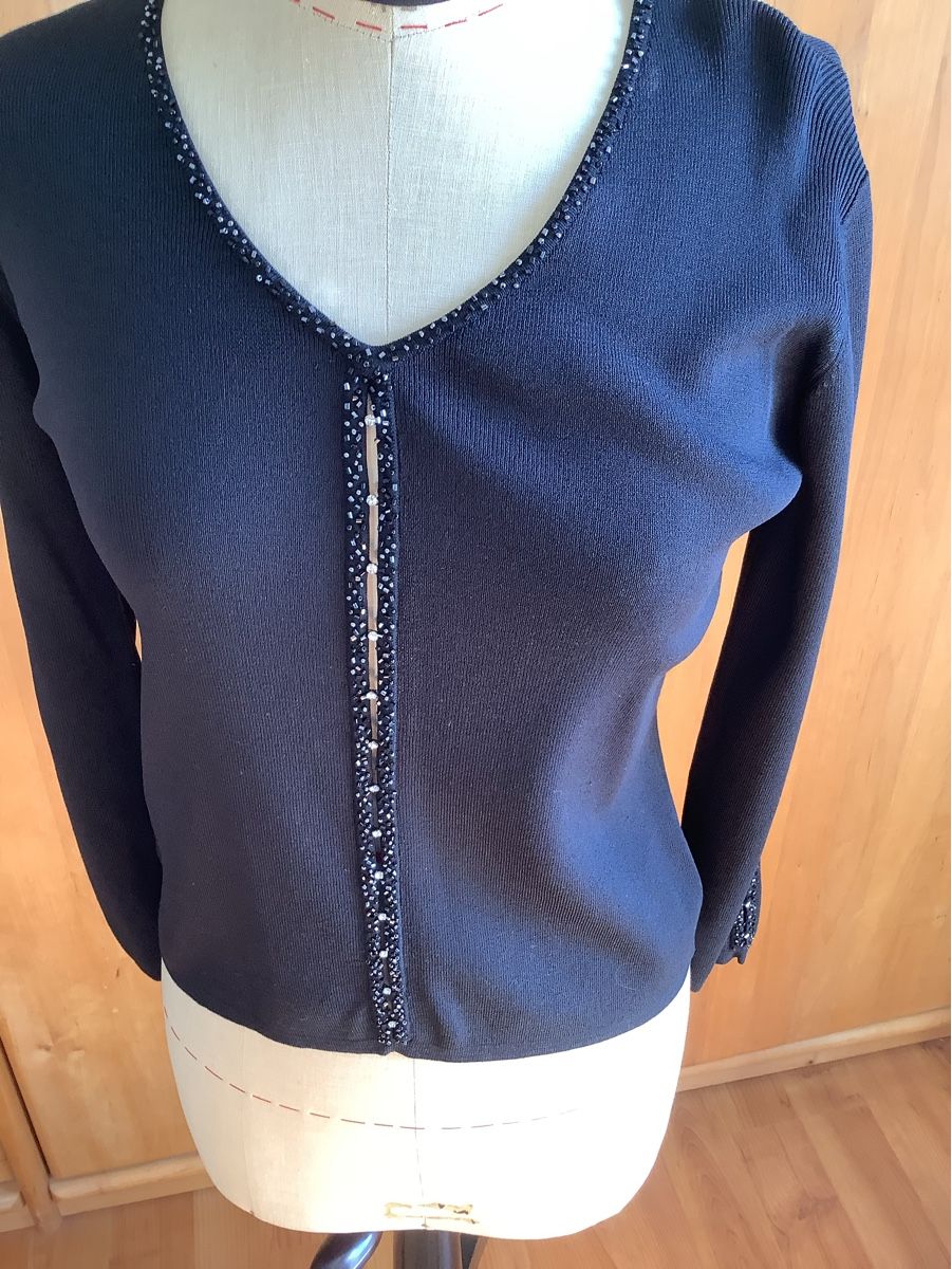 Maglioni & Felpe: Festlicher Pullover mit Strass. – Usato da Ennetbaden venduto da Valli4