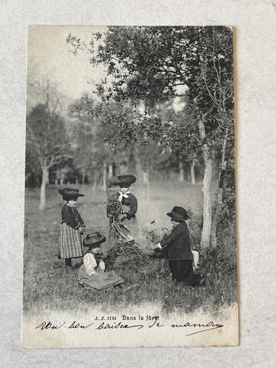 Cartoline postali: Alte, seltene Ansichtskarte "Kinder im Wald", antik – Usato da Strengelbach venduto da Aschatan5