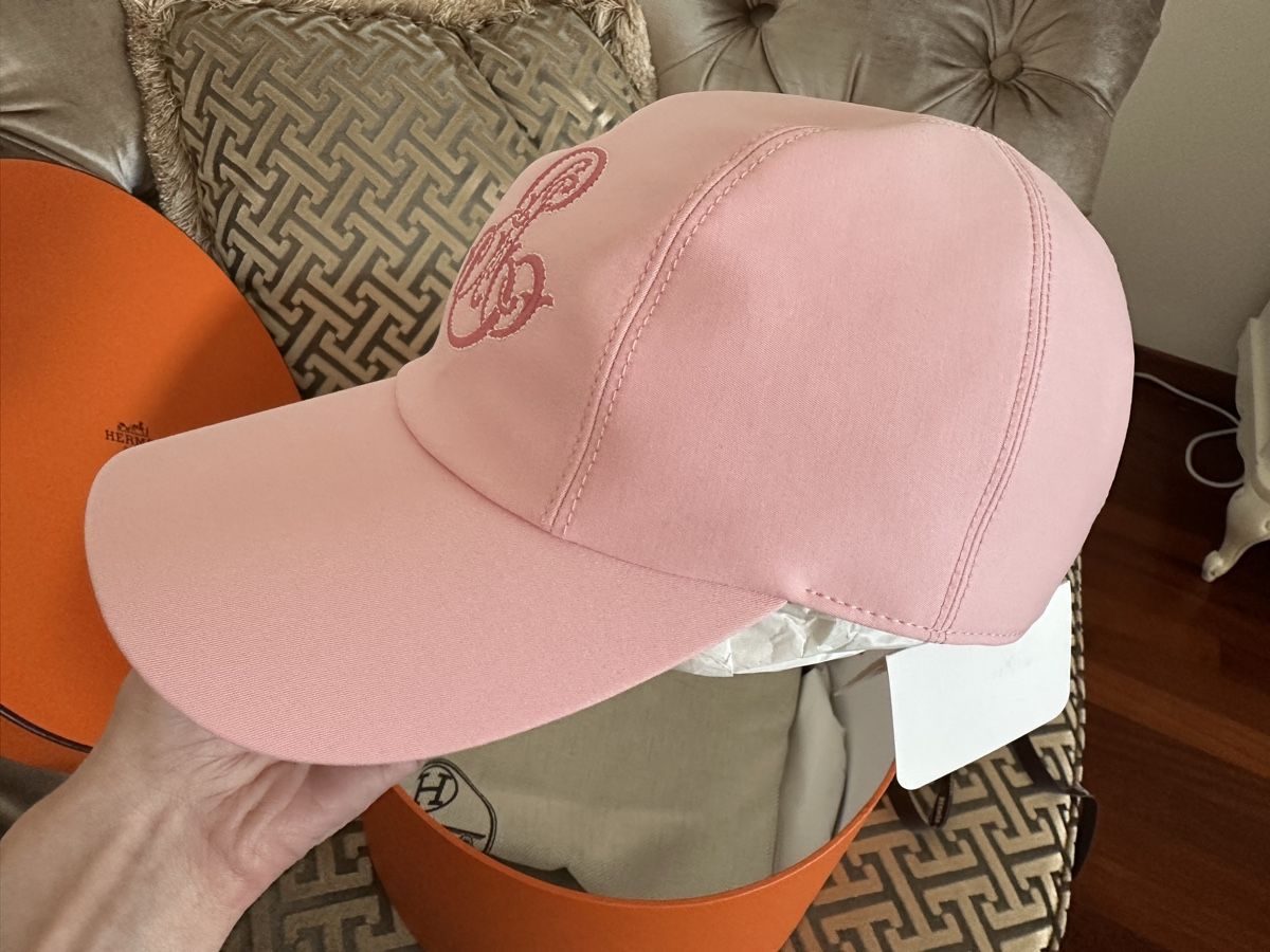 Hermès Copricapi, berretti & cappellini: Hermes cap pink 57 56 – Nuovo e nell'imballaggio originale da Kilchberg ZH venduto da cruella 2