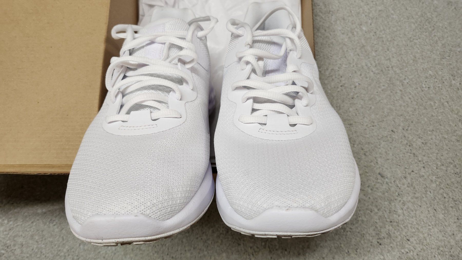 Nike Herrenschuhe: Nike Revolution 6 NN weiss 40 – Neu (gemäss Beschreibung) aus Burgdorf von Cyrano73 5