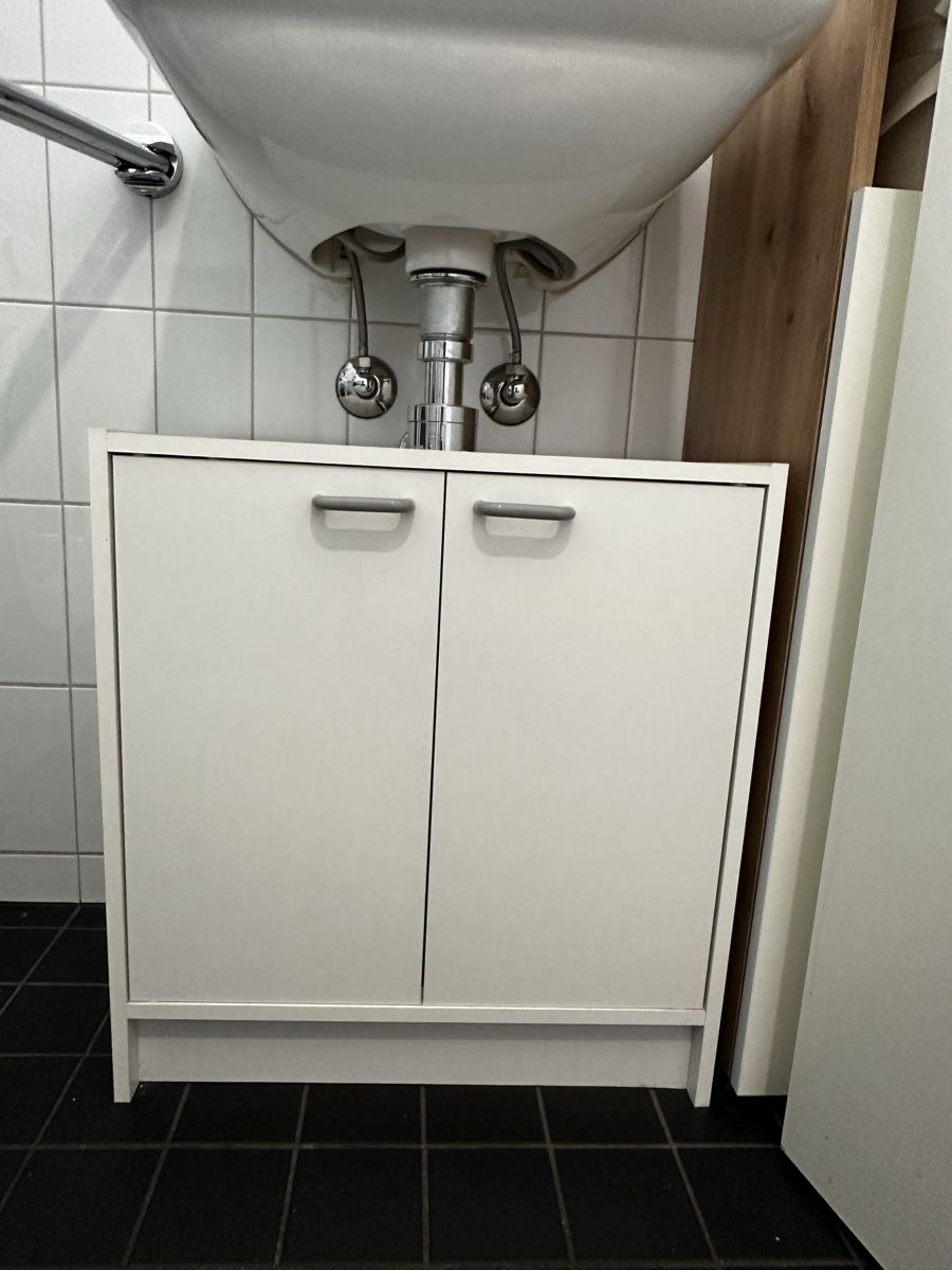 Mobili per bagno: Waschbeckenunterschrank – Usato da Affoltern am Albis venduto da avu_8kpq