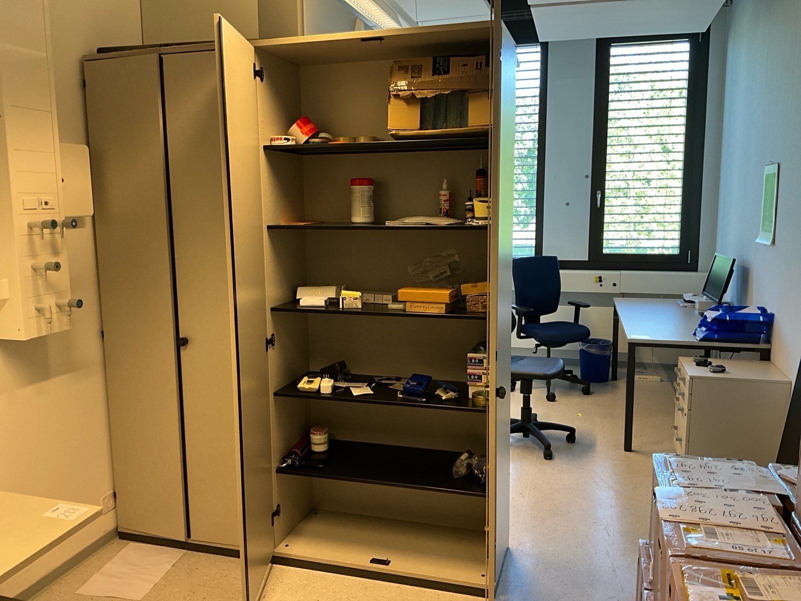 Armoires: Schrank – D'occasion à Zürich par PIPM_Switzerland 1