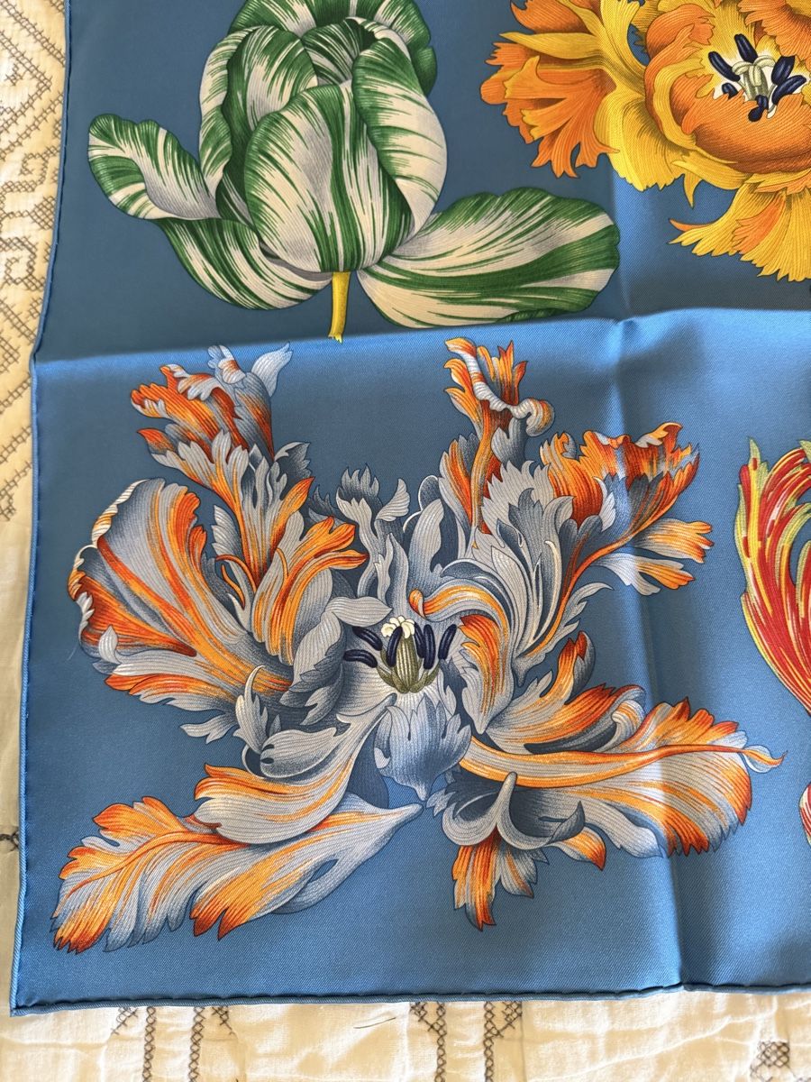 Hermès Foulards & écharpes: Carré Hermès 90 Tulipomanie  – Neuf avec emballage d'origine à Founex par dom_bgr7 8