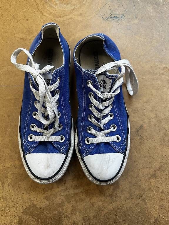Scarpe da uomo: Converse Blau Gr. 37 – Usato da Bonstetten venduto da YinNation