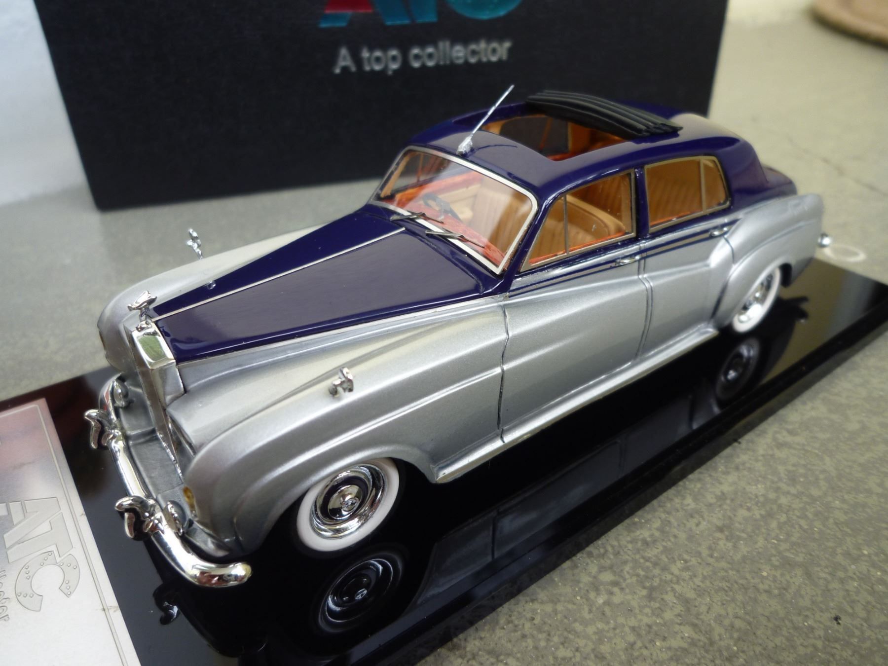 Rolls Royce Modellini d'auto: Rolls-Royce Silver Cloud III (1962-1965) – Nuovo e nell'imballaggio originale da Flawil venduto da Imperiosud 3