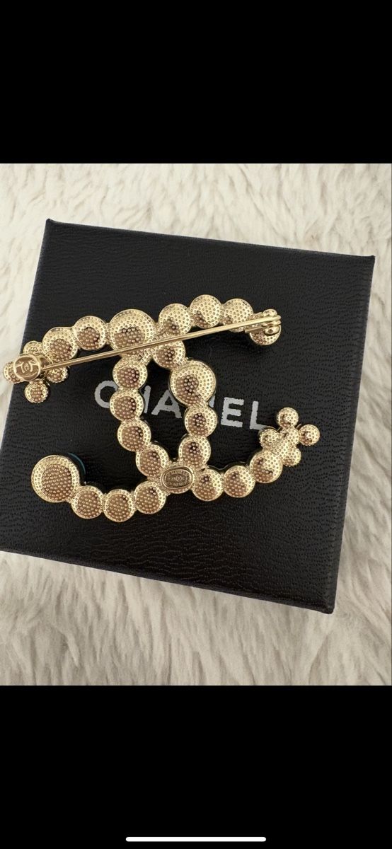 Chanel Broschen & Nadeln: CHANEL CC Brosche Gold mit Strass & Türkis-Perlen – Neu (gemäss Beschreibung) aus Dörflingen von Raskan 2