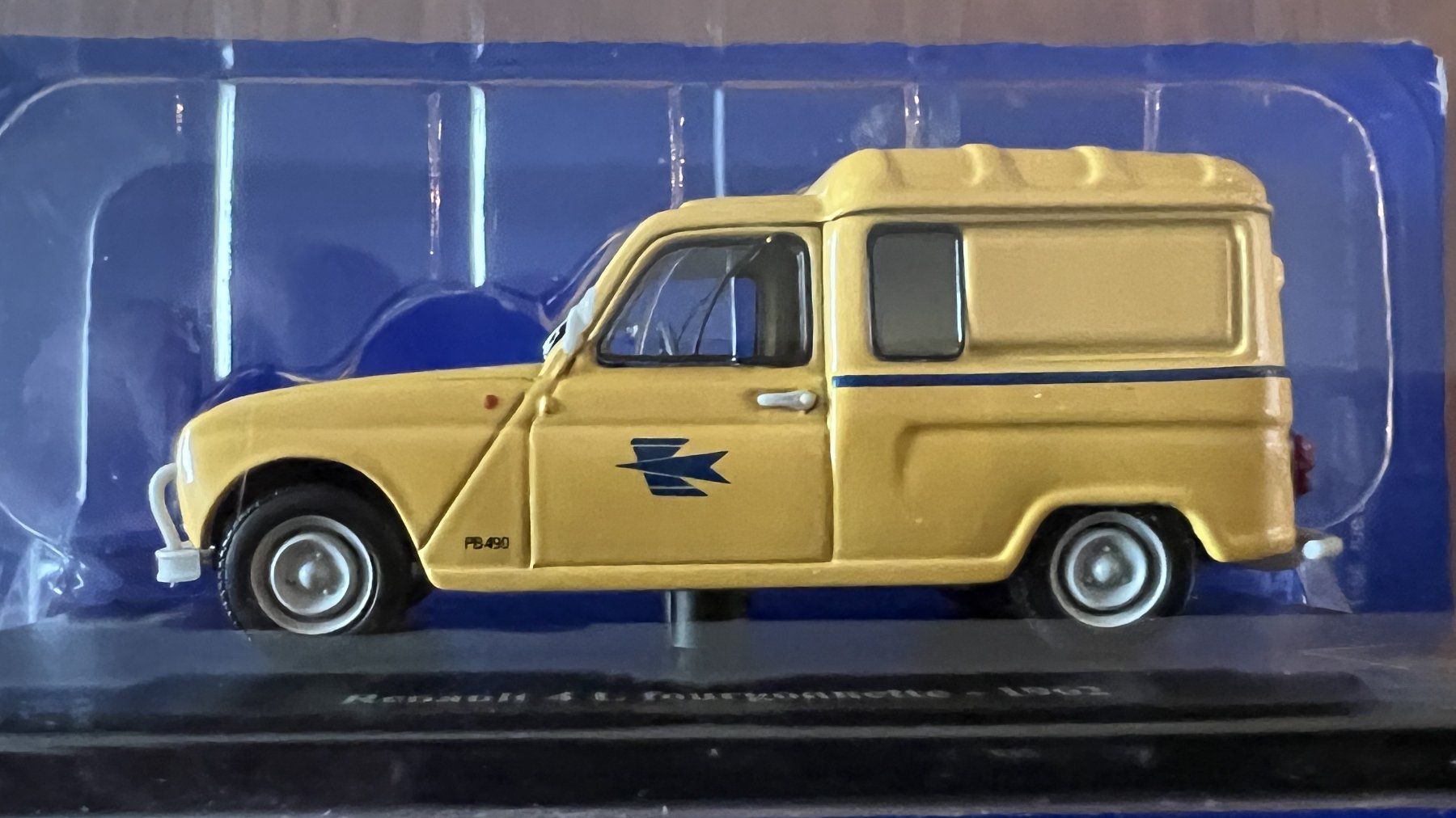 Renault Modellautos: Renault 4 L fourgonnette 1962 La Poste 1/43 – Neu und originalverpackt aus Meilen von rdv_n7s9