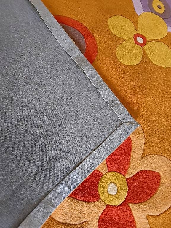 Teppiche: Oranger Teppich mit Blumen 140x200cm – Gebraucht aus Nänikon von Manta87 1