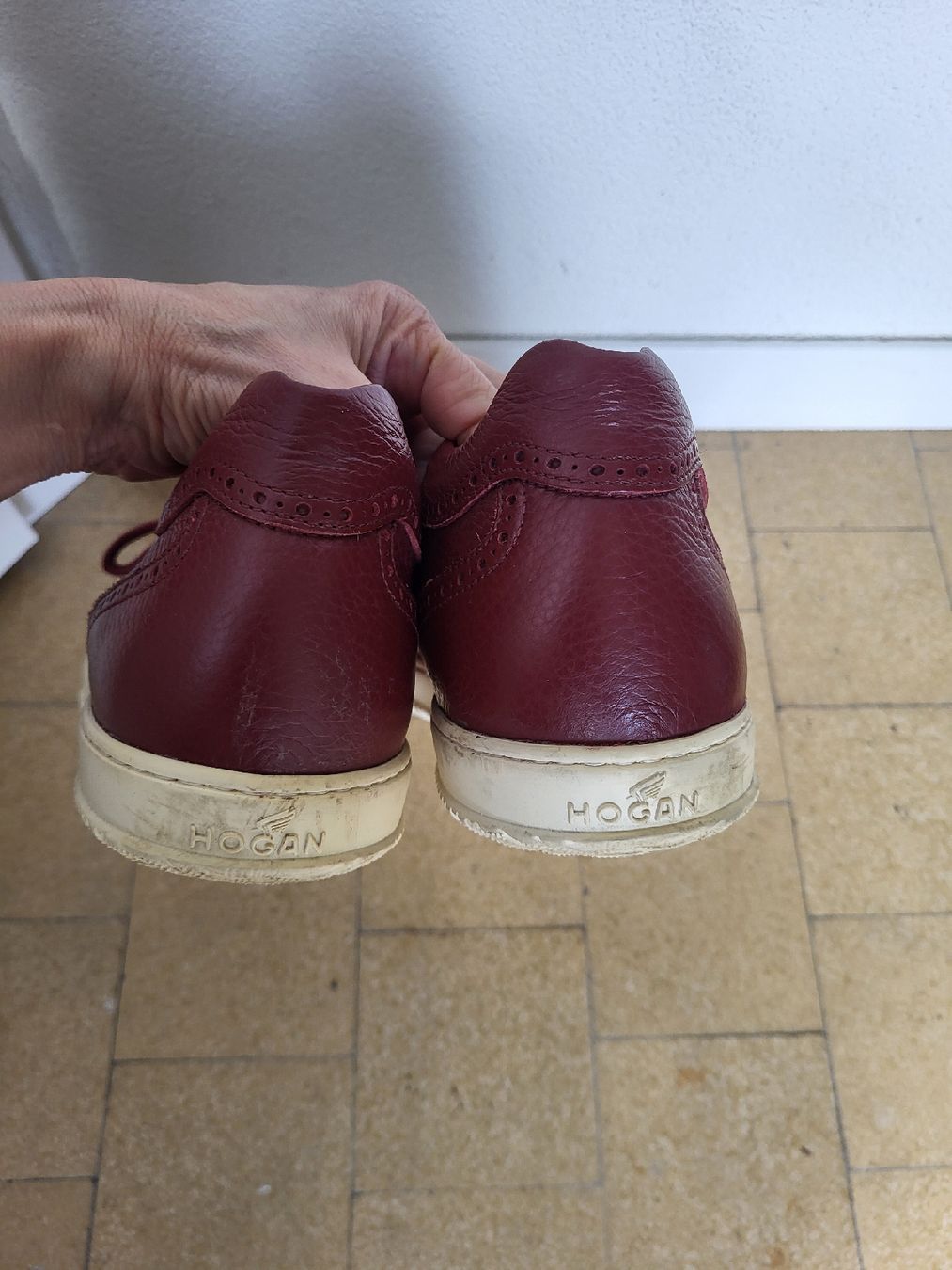 Hogan Scarpe da uomo: Hogan Sneakers – Usato da Zweisimmen venduto da Adorable 3